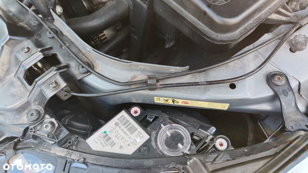 BMW Seria 5 525d - 37