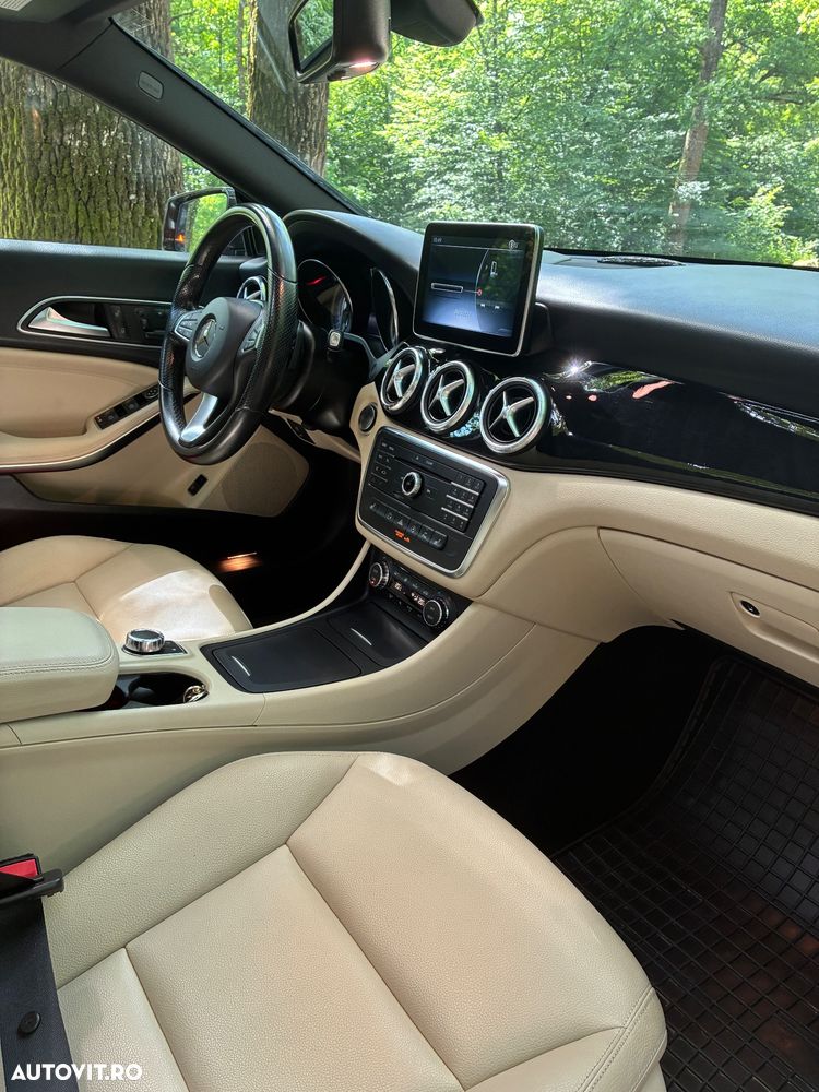 Mercedes-Benz CLA 250 4MATIC Aut. - 10