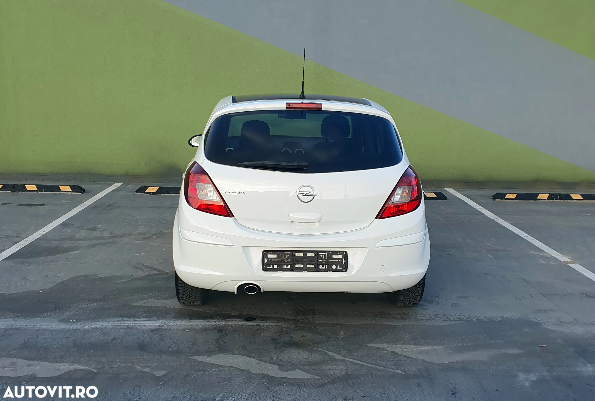 Opel Corsa 1.2 Essentia - 11