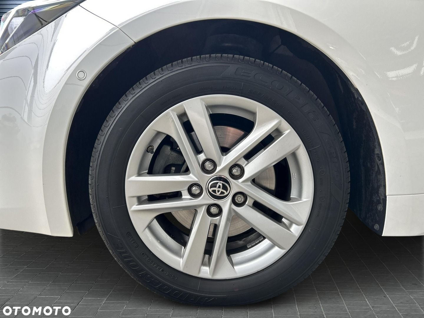 Toyota Corolla - 28