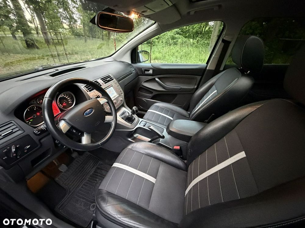 Ford Kuga - 19