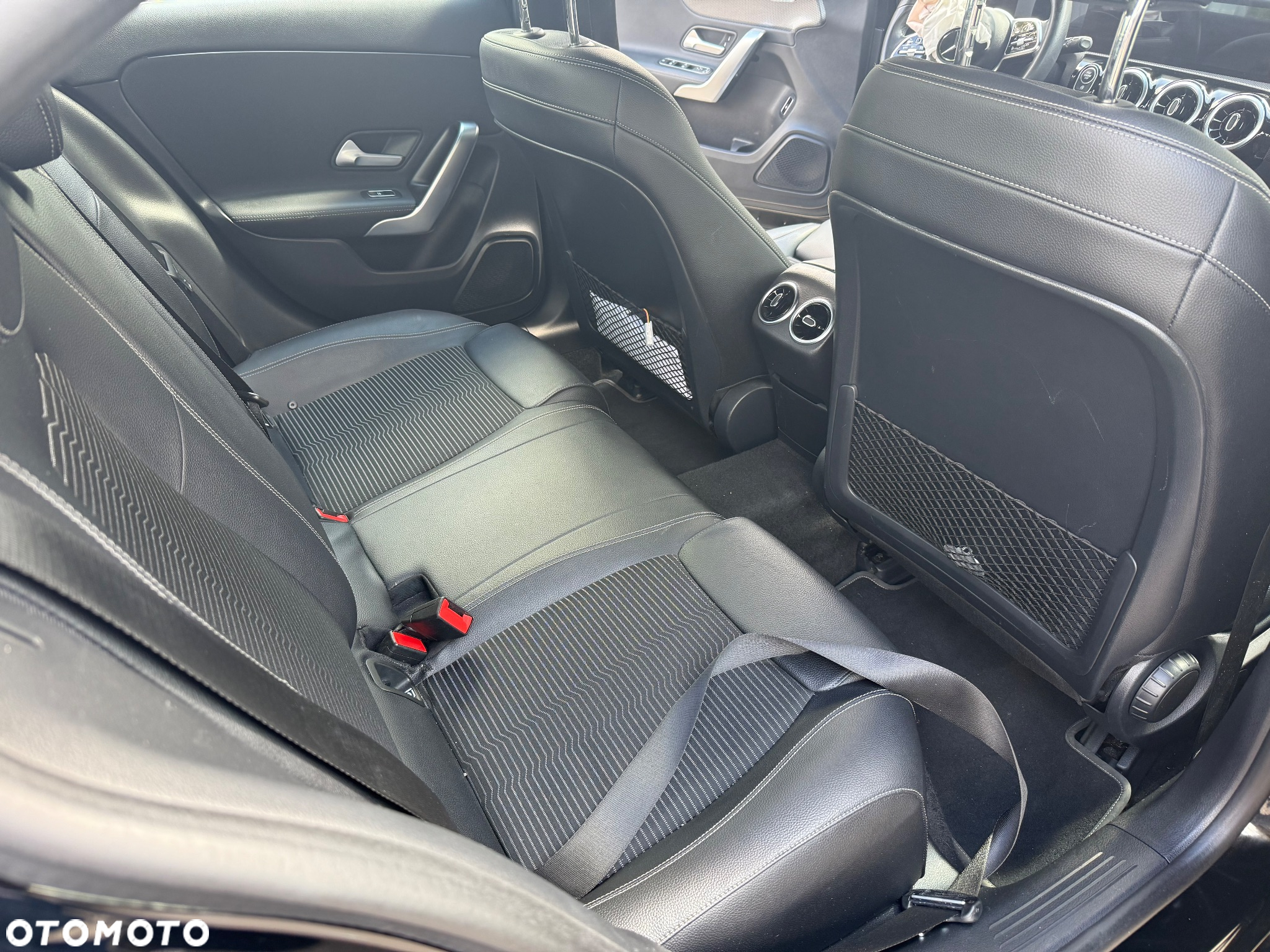 Mercedes-Benz Klasa A 180 d AMG Line 7G-DCT - 14