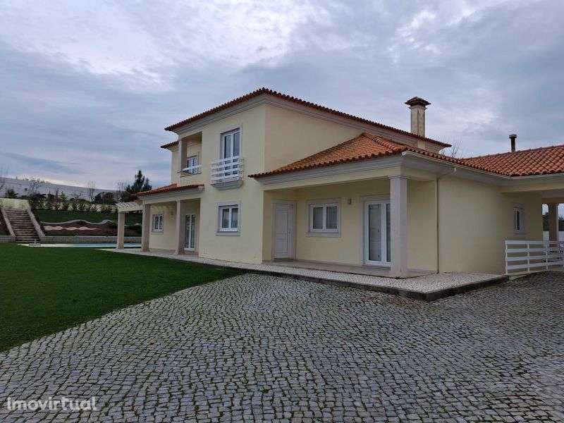 Moradia T4, em zona nobre e sossegada de Cantanhede - Grande imagem: 2/6