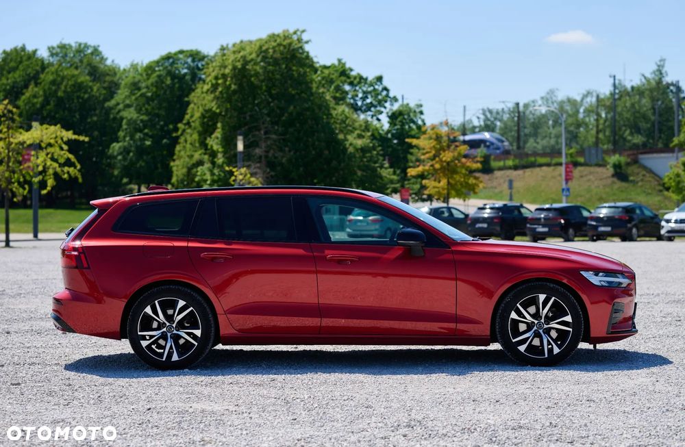 Volvo V60 B4 B Plus Dark - 4