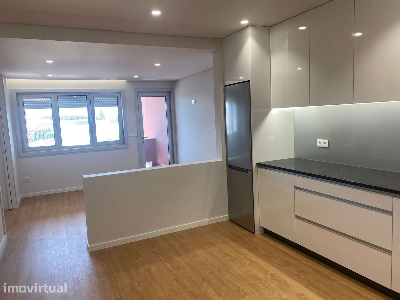 Apartamento T3+1 com 221m² totalmente remodelado – Centro de Barcelos - Grande imagem: 5/23