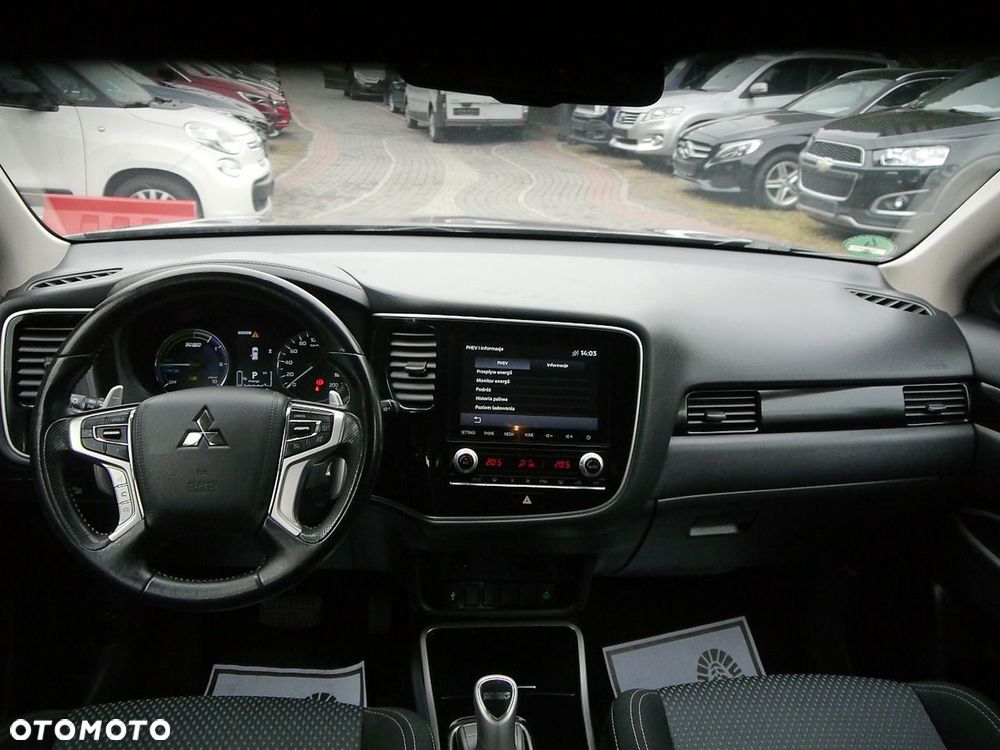 Mitsubishi Outlander - 18