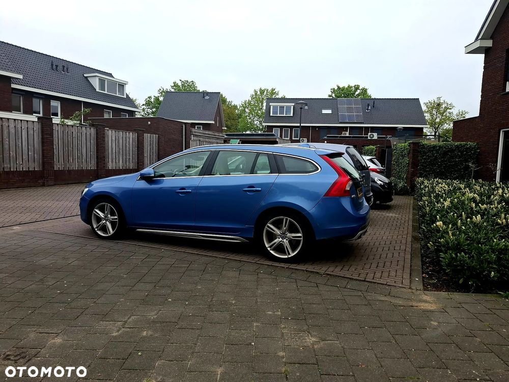 Volvo V60 D4 Geartronic Summum - 28
