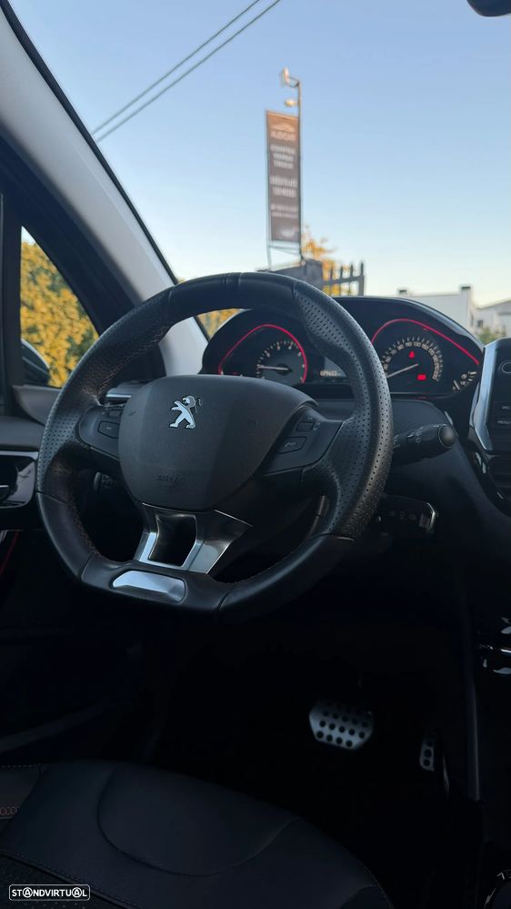 Peugeot 2008 1.2 PureTech GT Line EAT6 - 14