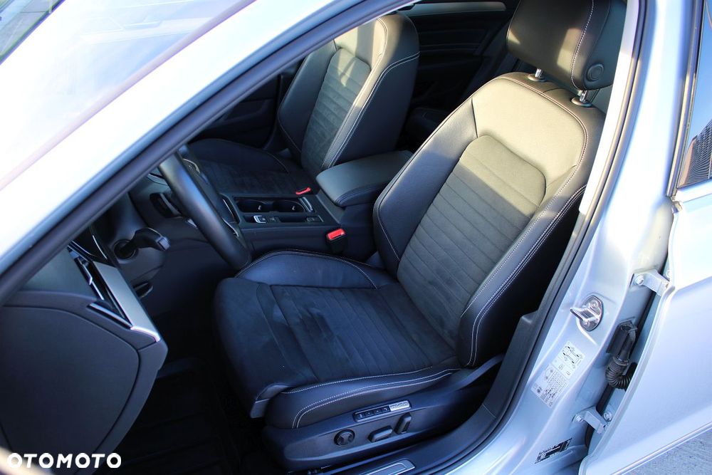 Volkswagen Passat Variant 2.0 TDI SCR Elegance DSG - 16