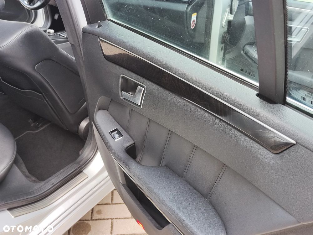 Mercedes-Benz Klasa E 200 CDI DPF BlueEFFICIENCY Automatik Avantgarde - 16