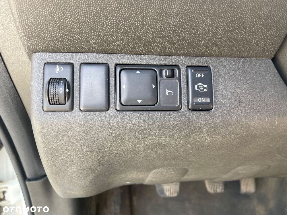 Nissan Navara 2.5 D Platinum - 18