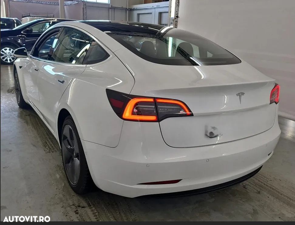 Tesla Model 3 RWD - 3