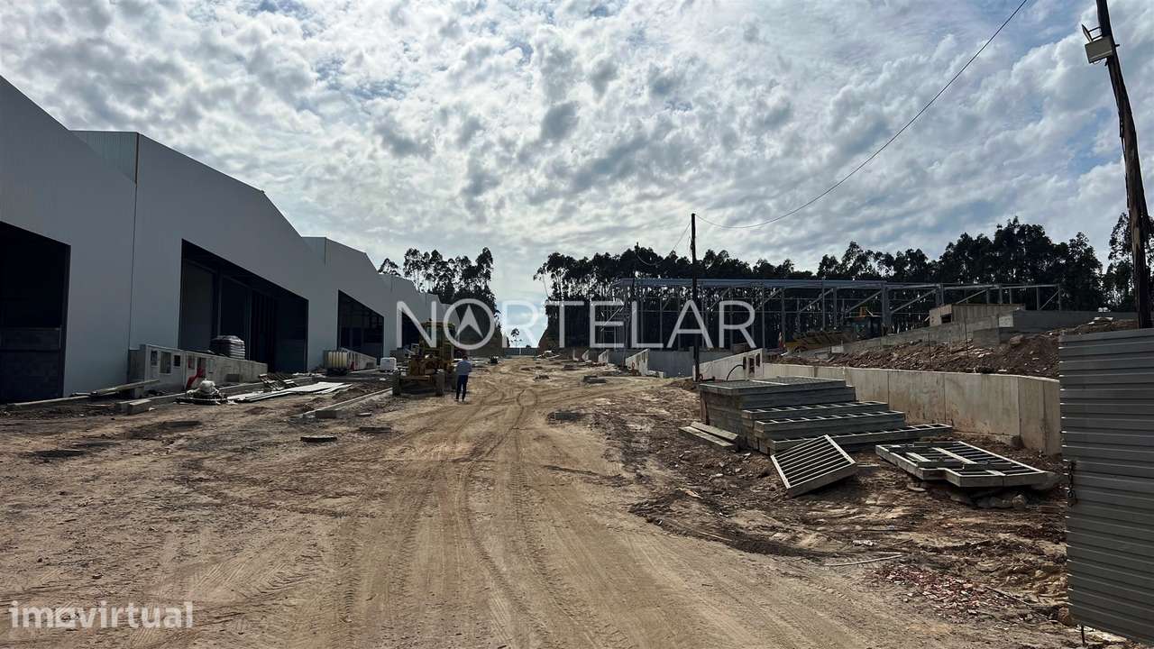 Armazém para Venda na Zona Industrial de Ribeirão, Vila Nova de Famali - Grande imagem: 3/4