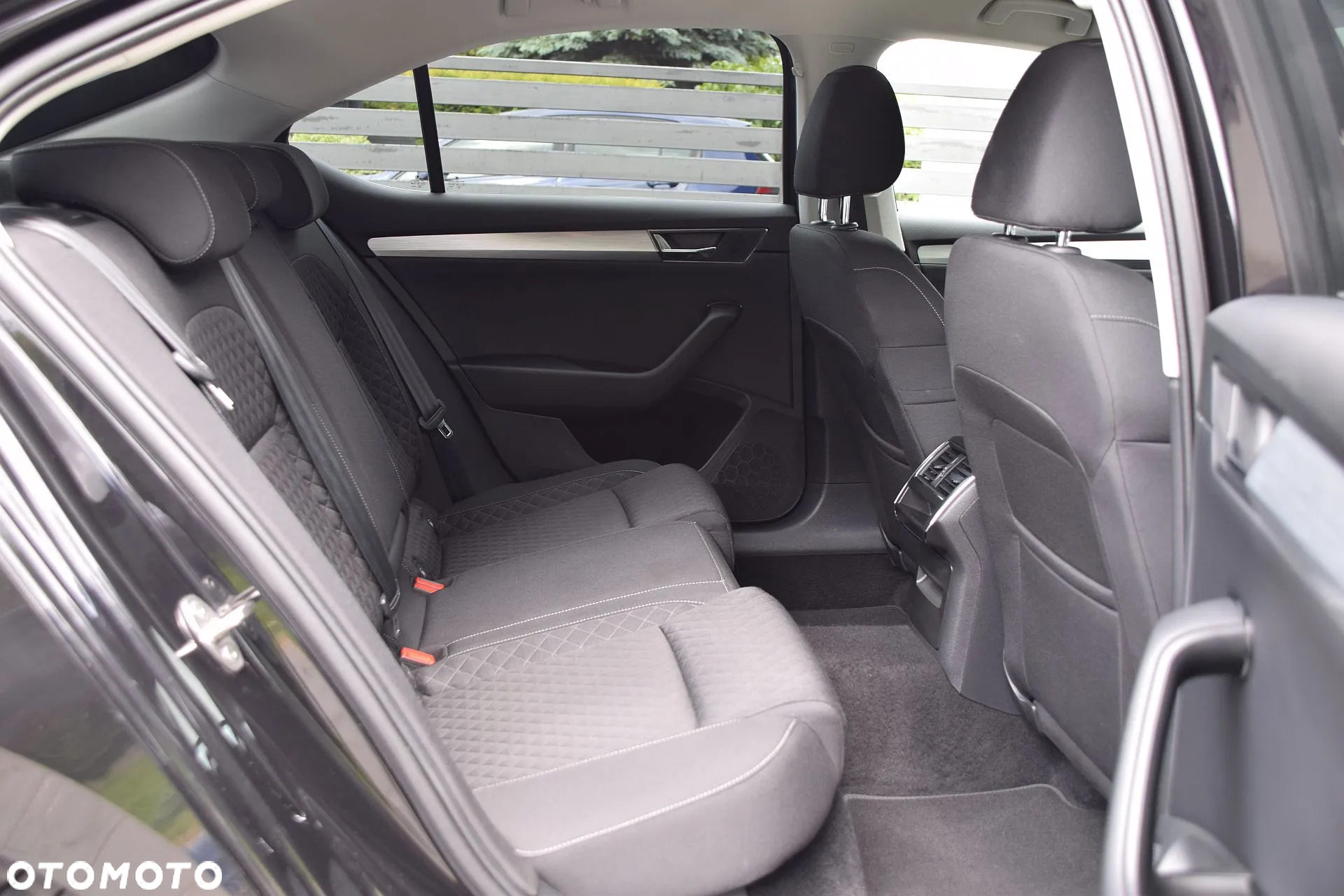 Skoda Superb 2.0 TDI SCR Ambition DSG - 26
