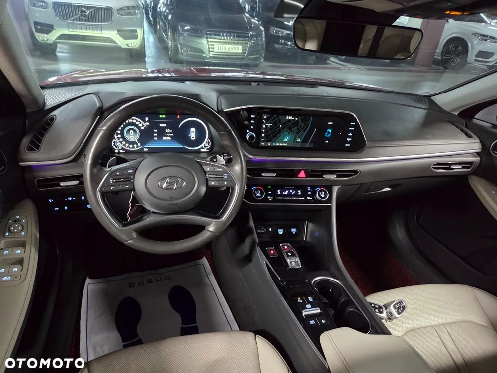 Hyundai Sonata - 10