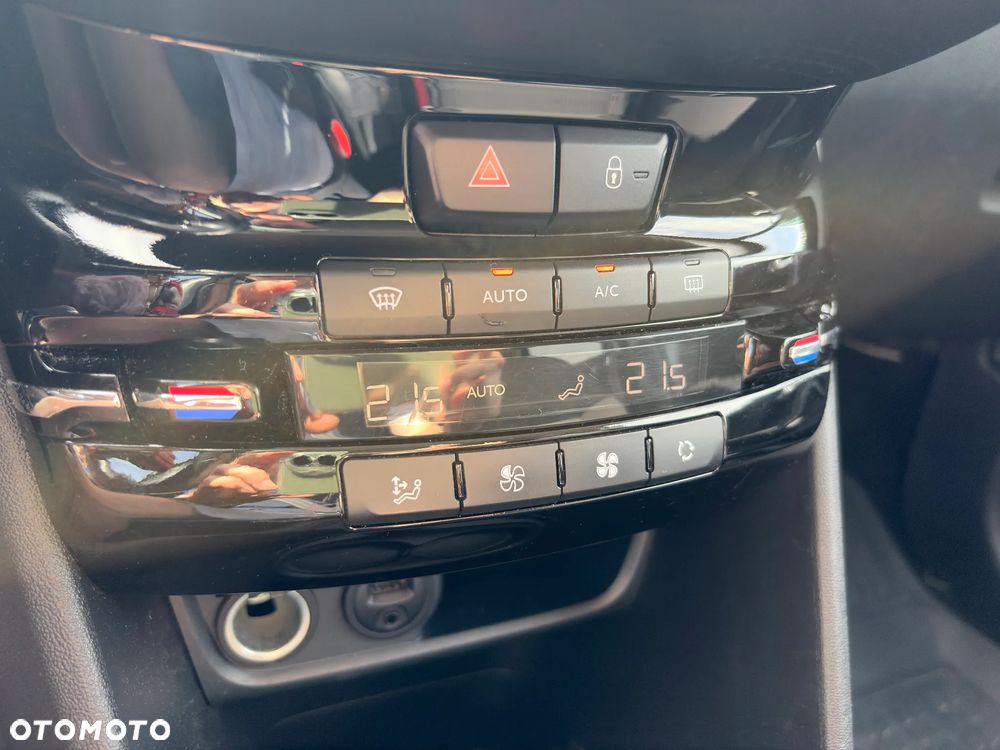 Peugeot 208 1.2 PureTech Style - 14