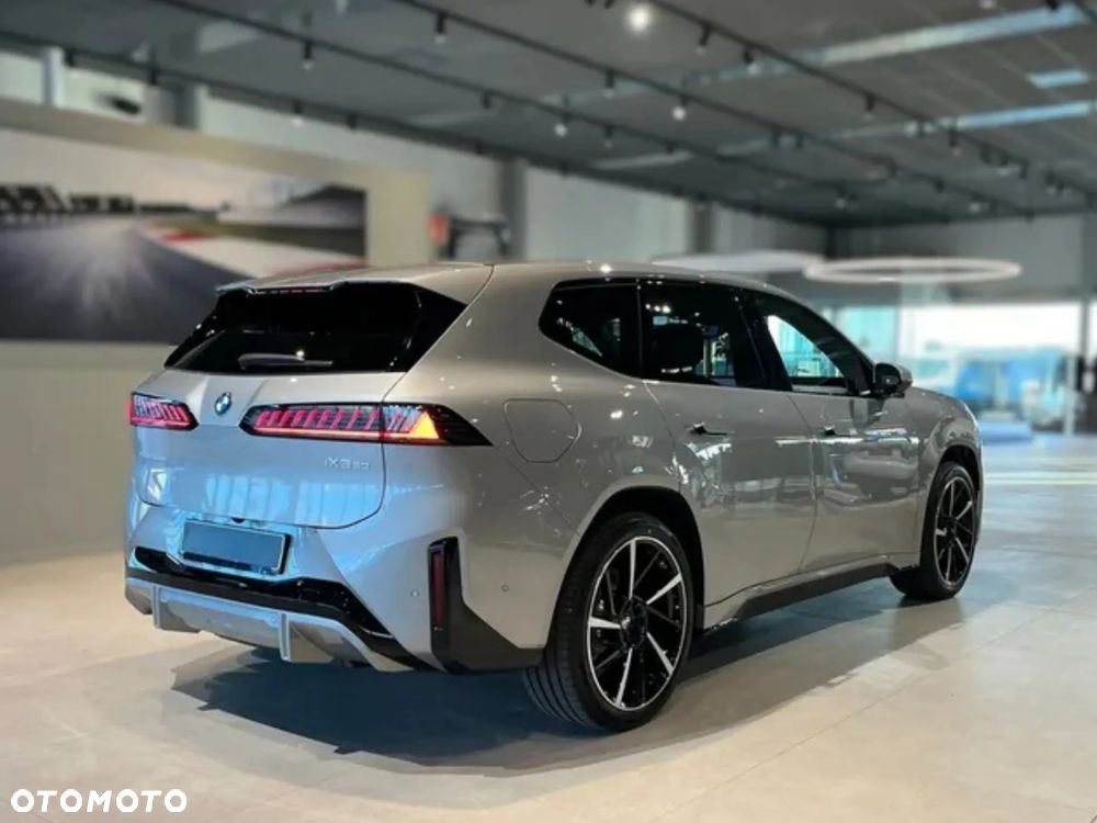 BMW iX3 - 5