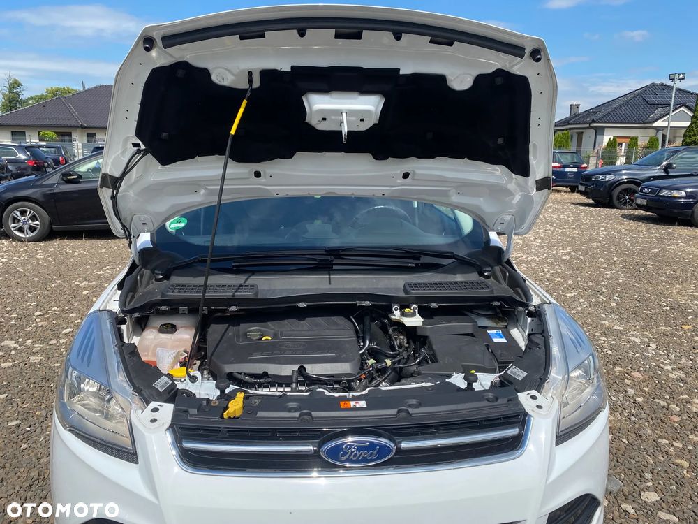 Ford Kuga 1.5 EcoBoost 2x4 Titanium - 25