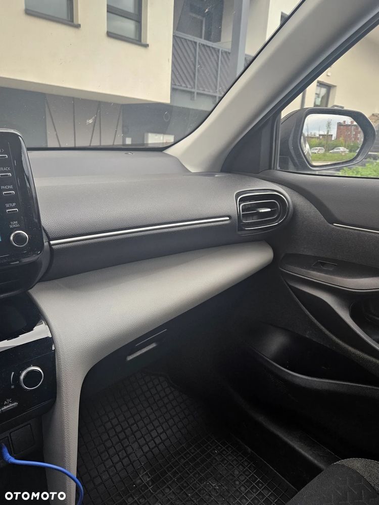 Toyota Yaris Cross Hybrid 1.5 Comfort 4x4 - 14