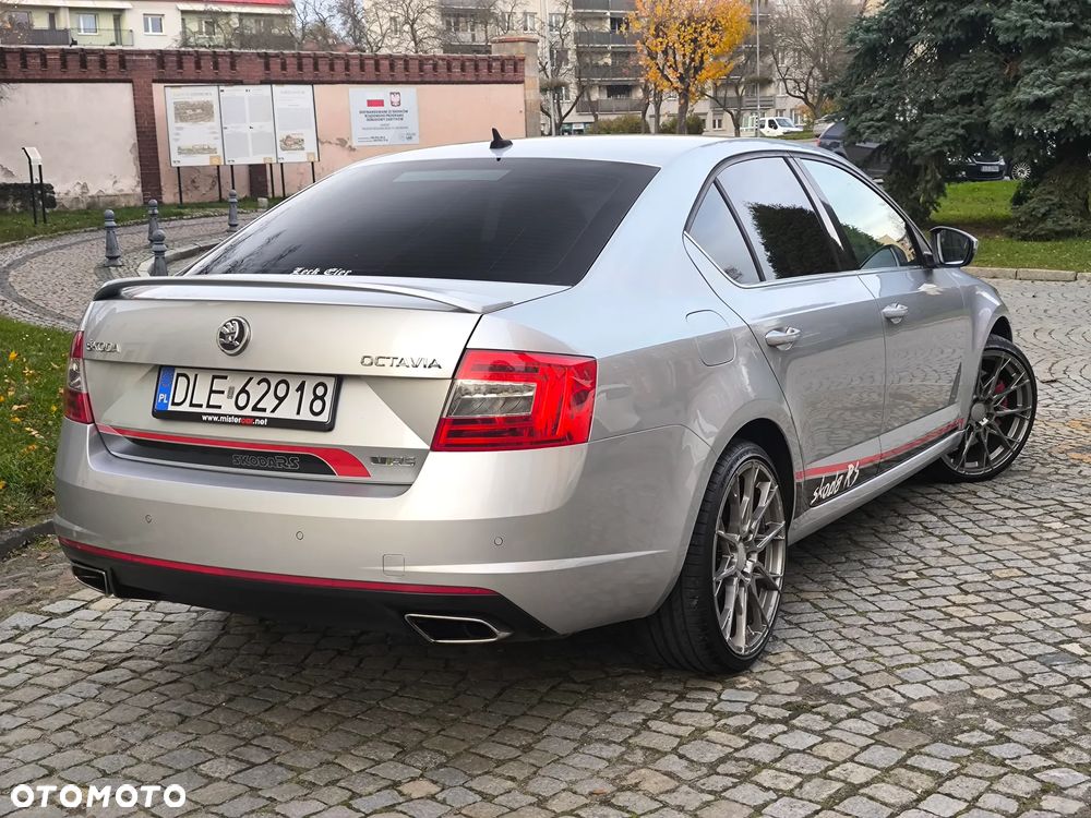 Skoda Octavia 2.0 TSI RS - 11