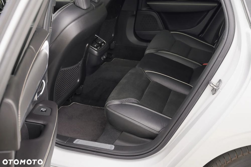 Volvo V90 T5 R-Design - 25