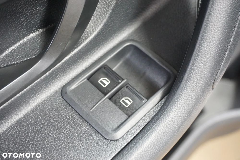 Skoda Fabia 1.2 TSI Ambiente - 27