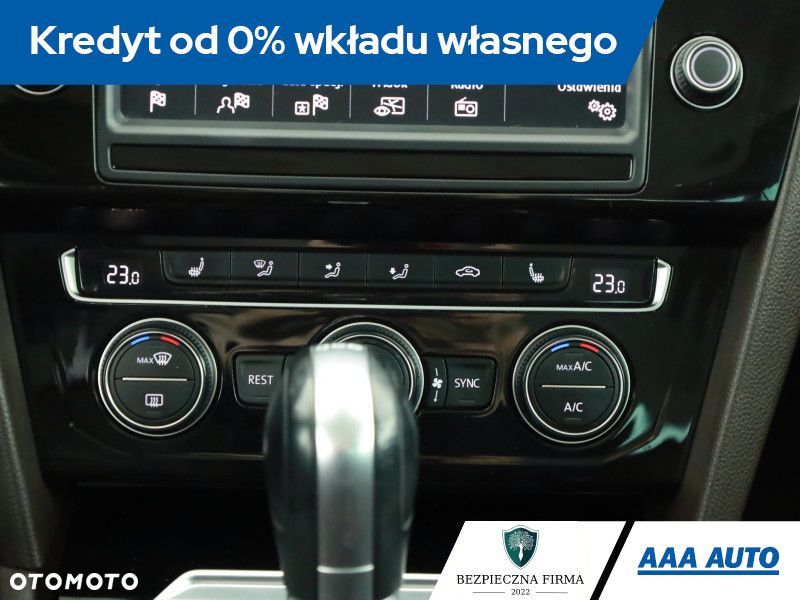 Volkswagen Passat - 13