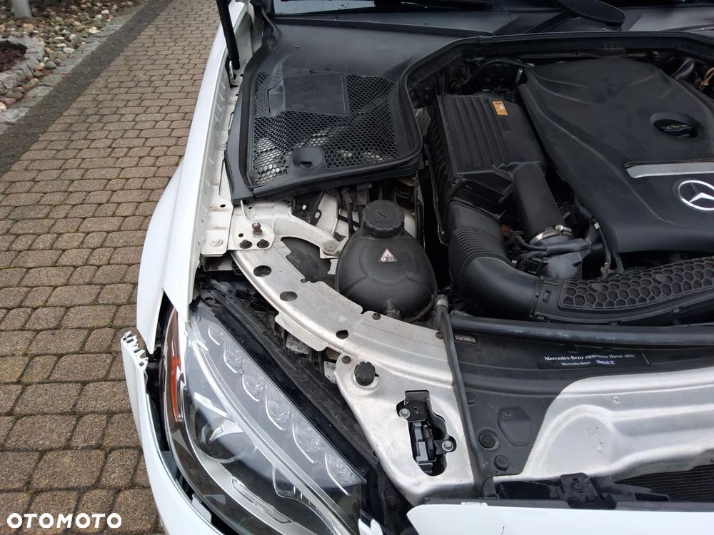 Mercedes-Benz Klasa C 300 9G-TRONIC AMG Line - 19