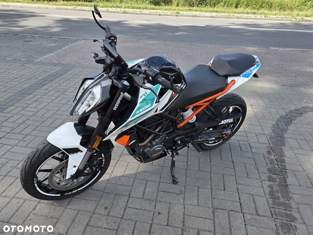 KTM Duke 125 - 21