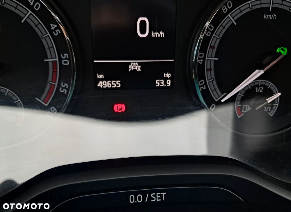 Skoda Karoq 1.6 TDI SCR DSG Style - 14