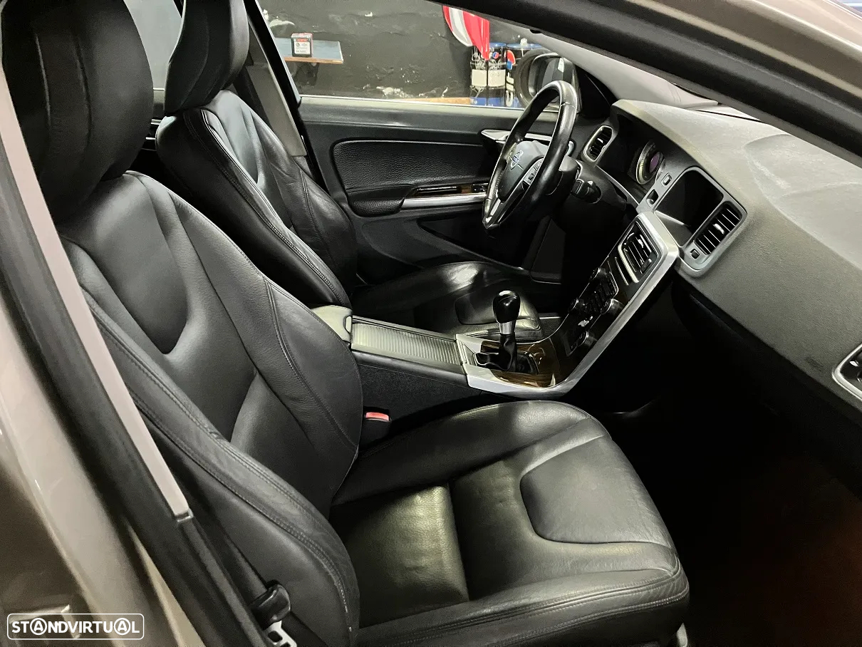 Volvo S60 2.0 D3 Summum - 17