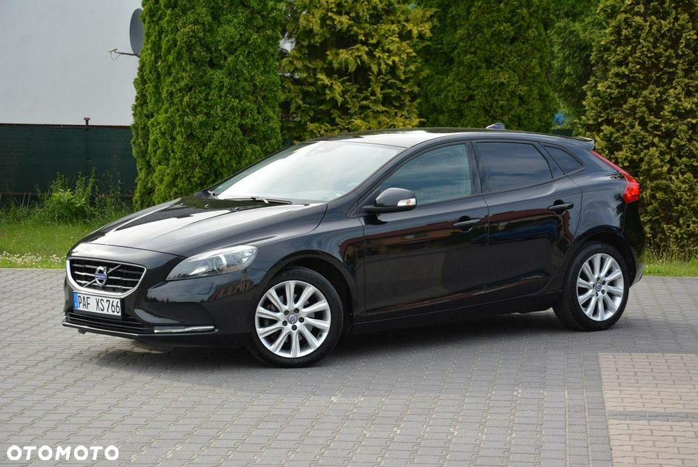Volvo V40 T4 R-Design Momentum - 3