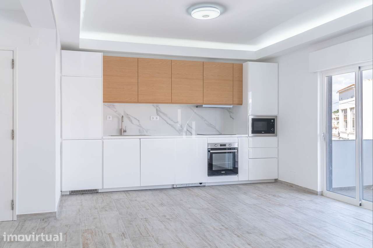 Apartamento T2 renovado para venda em Quarteira - Grande imagem: 3/21
