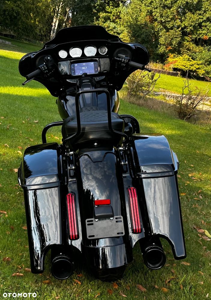 Harley-Davidson Touring Street Glide - 2