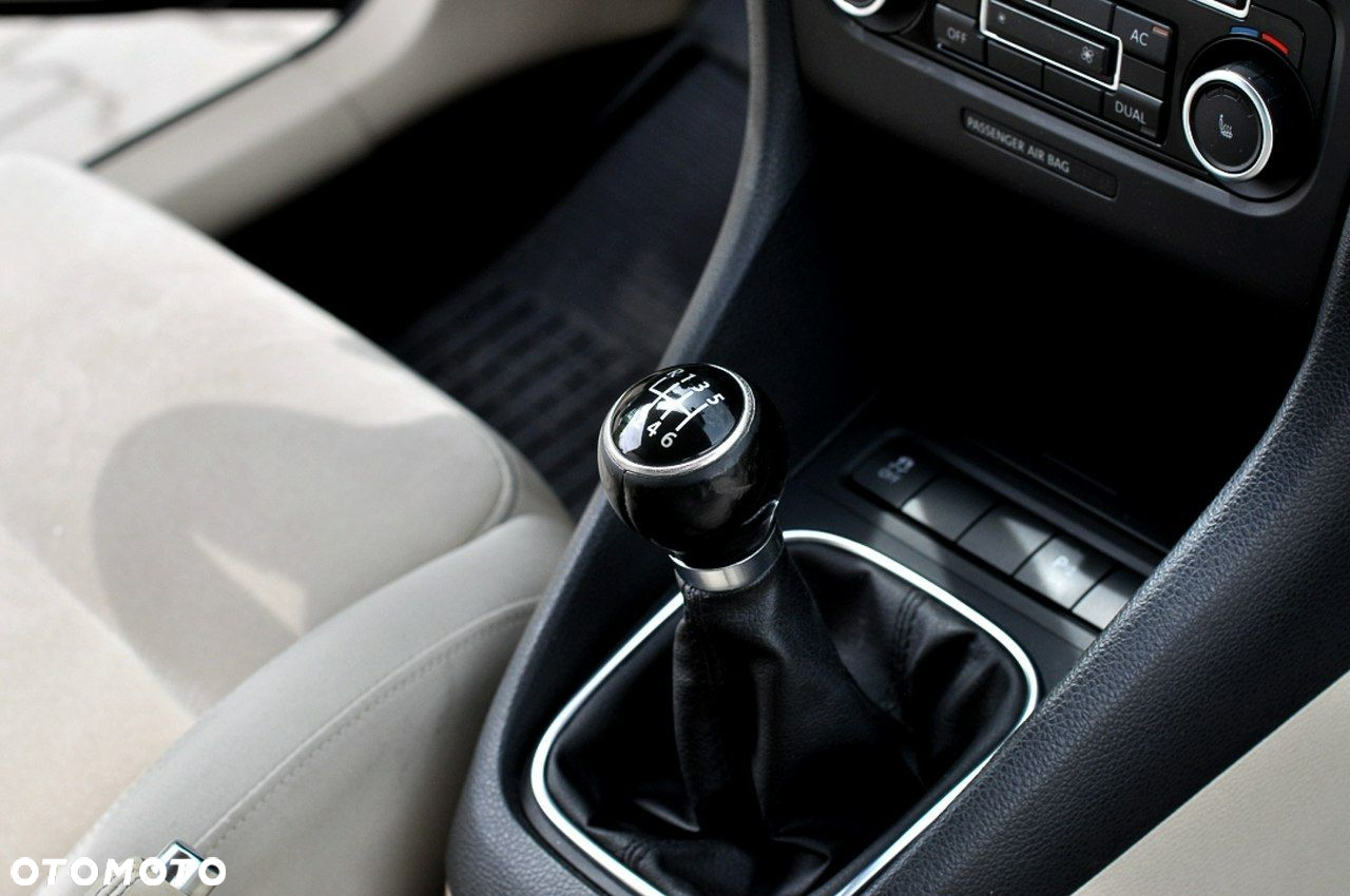 Volkswagen Golf - 11