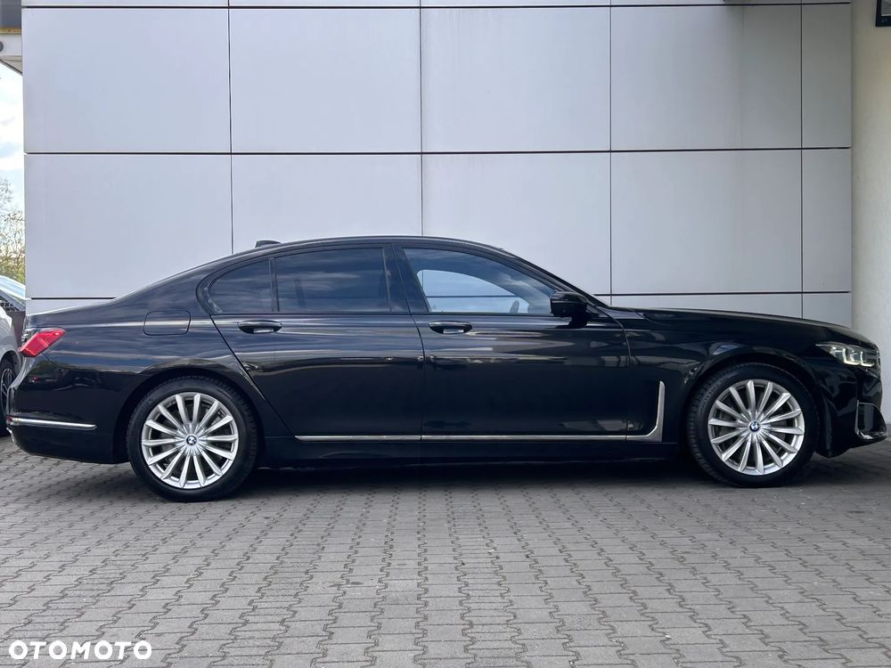 BMW Seria 7 750i xDrive sport - 11