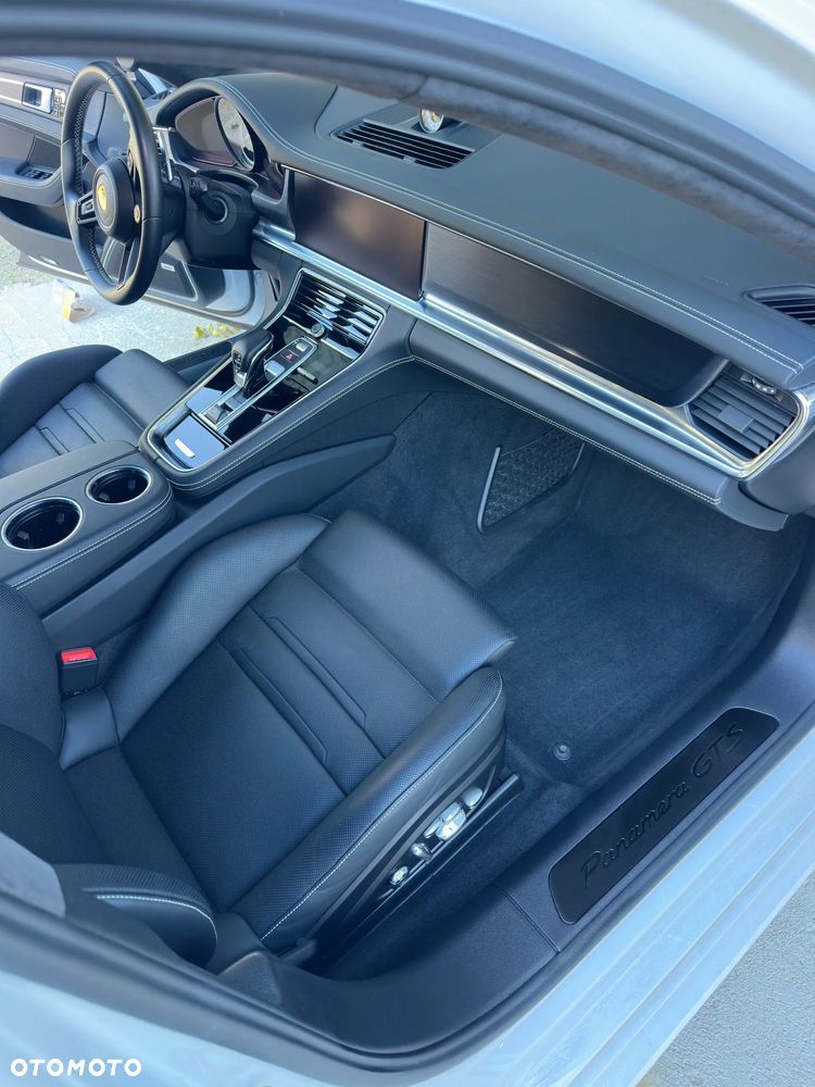Porsche Panamera - 33