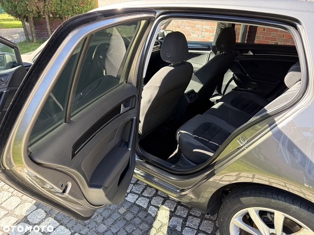 Volkswagen Golf - 9