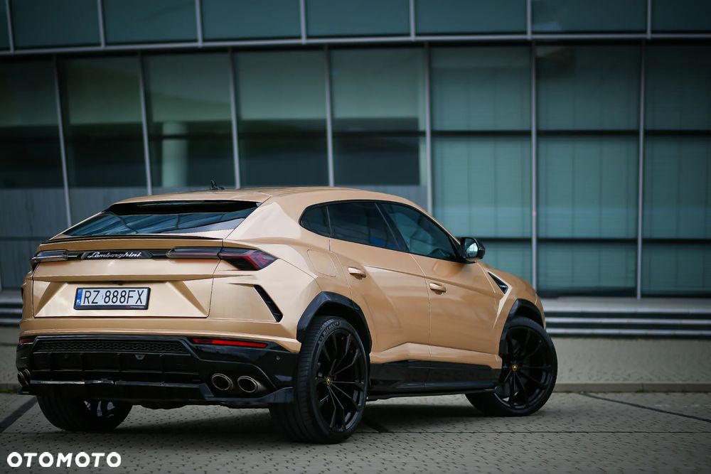 Lamborghini Urus Standard - 17