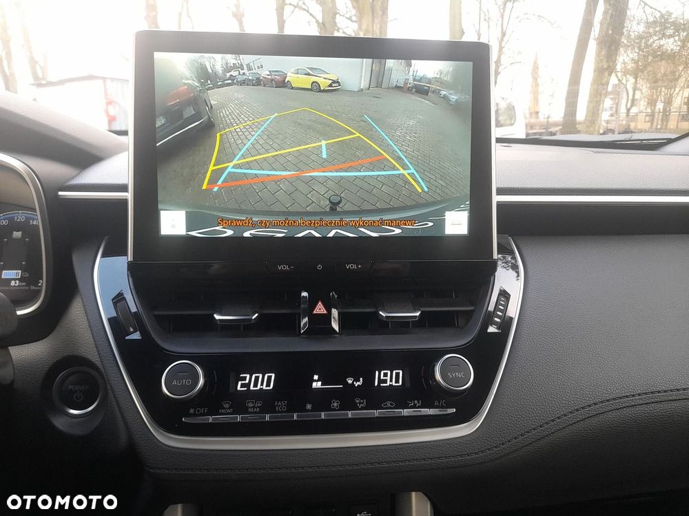 Toyota Corolla Cross - 18