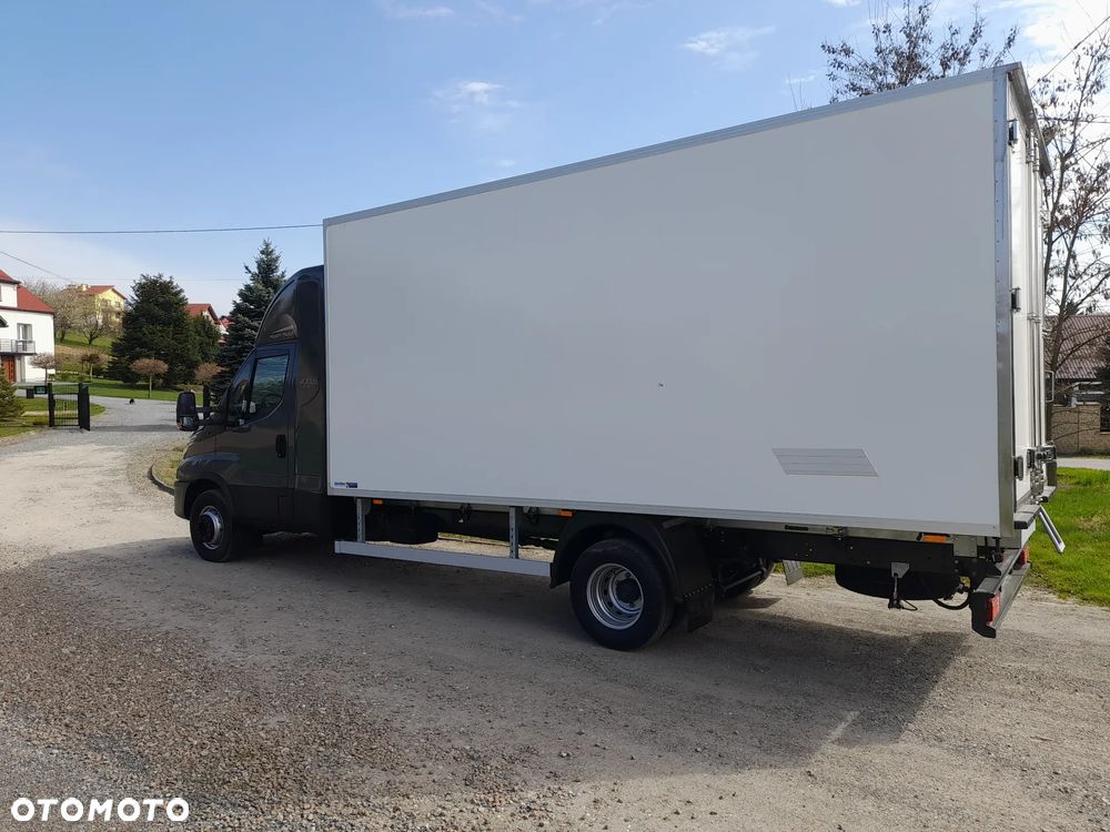 Iveco DAILY 70C18 72C18 --NOWY-- dmc 7,2T 180Koni MROŹNIA -20+30 ZASILANIE ZEWNETRZNE chłodnia kontener SYPIALNIA  model PRZED liftingiem!!! bez radarów bez wagi!!! POLSKI SALON -- NOWY-- GWARANCJA-- - 7