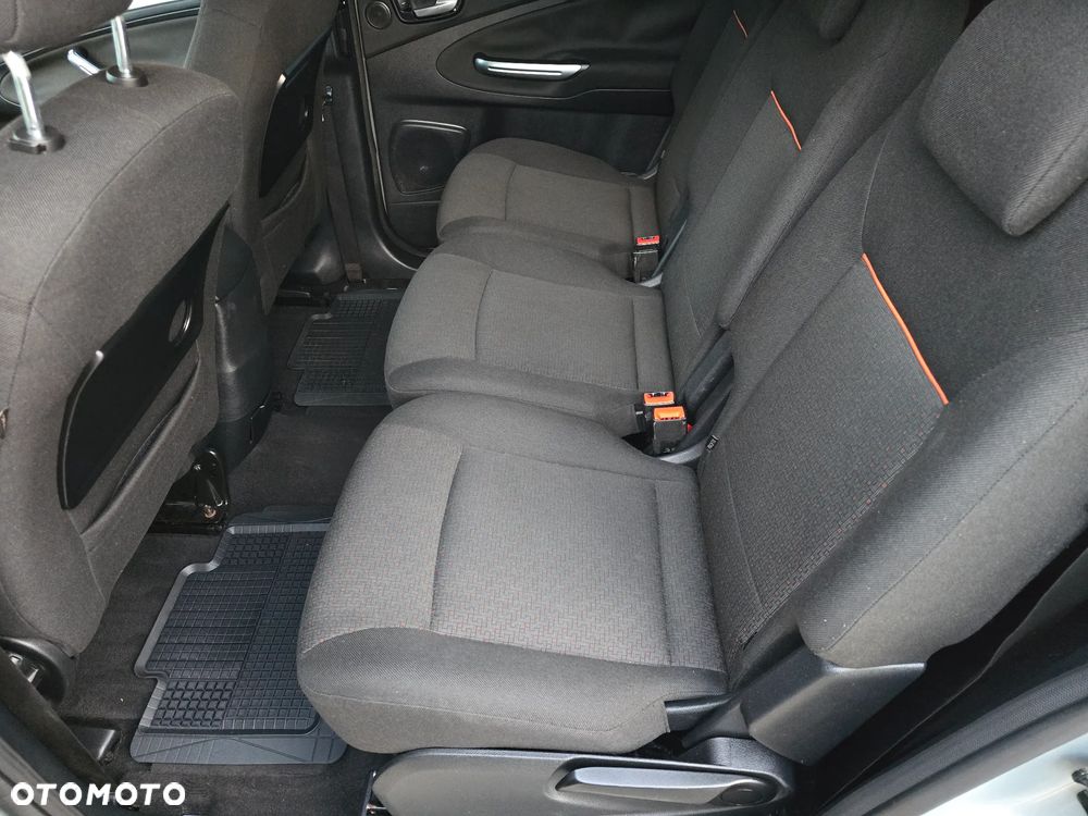 Ford S-Max 2.0 TDCi DPF Business Edition - 26