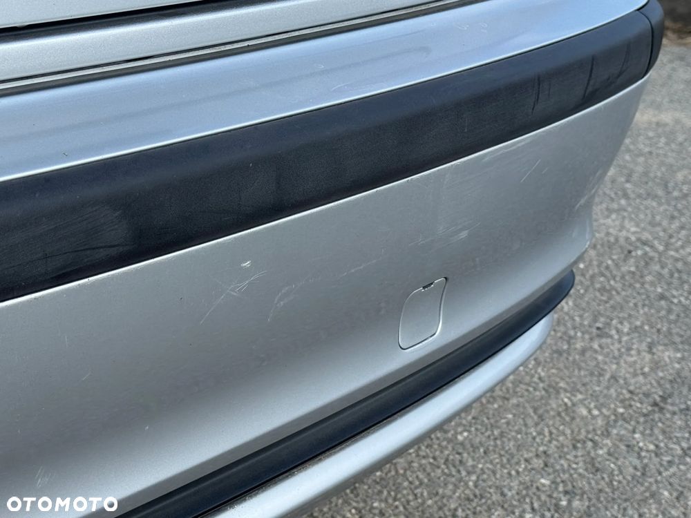 BMW Seria 3 323i - 31