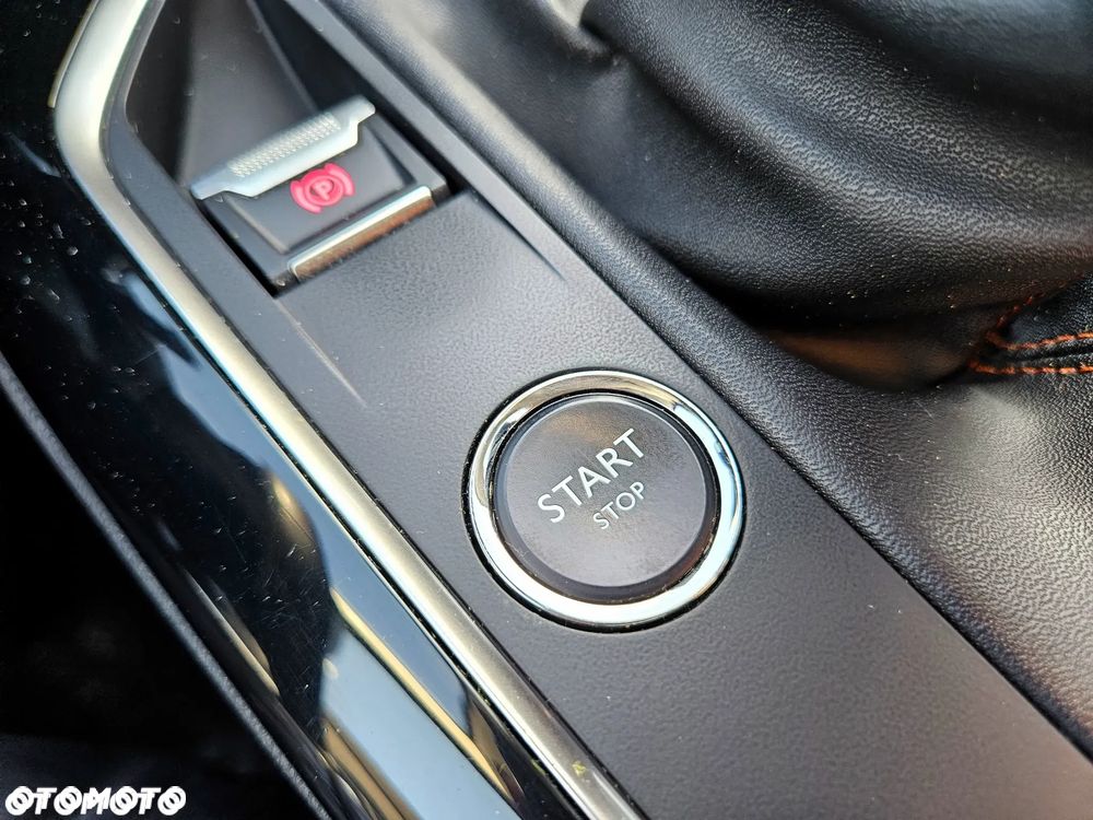 Peugeot 3008 1.2 PureTech Active S&S - 17