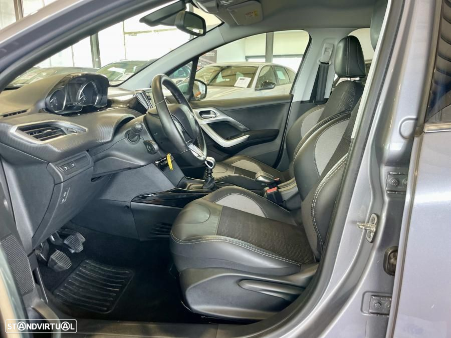 Peugeot 2008 1.2 PureTech Allure - 8