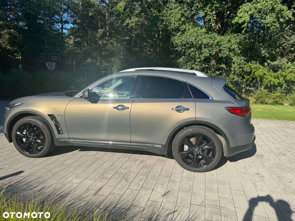 Infiniti QX70 - 19