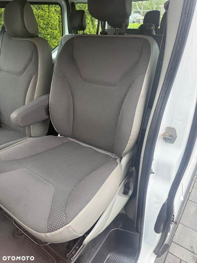 Opel Vivaro - 11