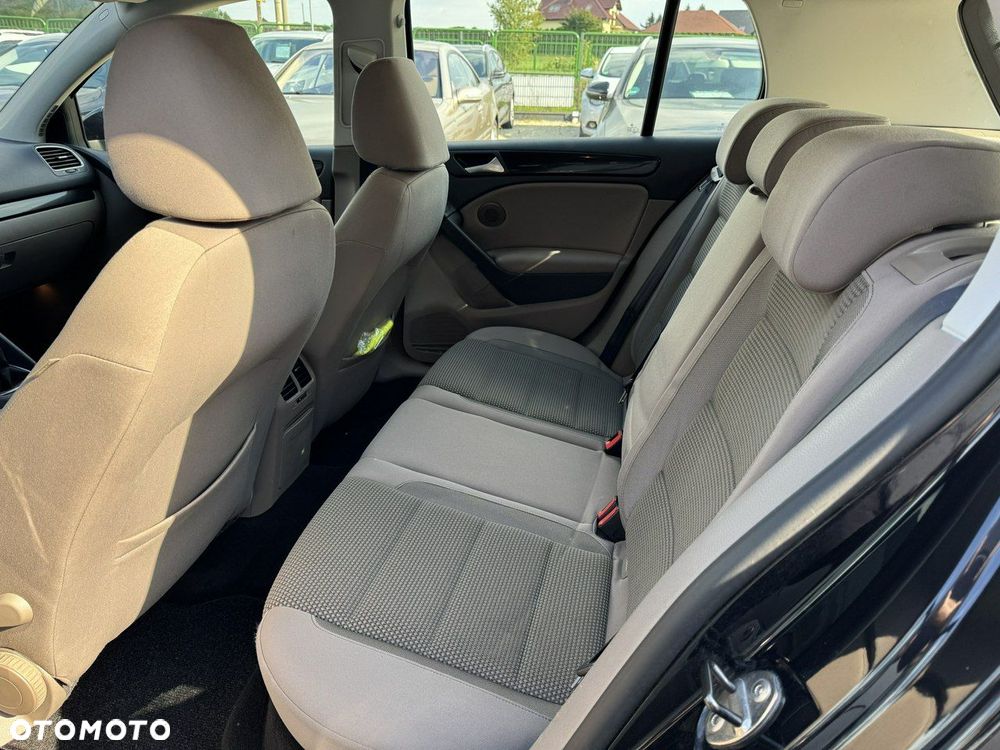 Volkswagen Golf 1.6 Comfortline - 19