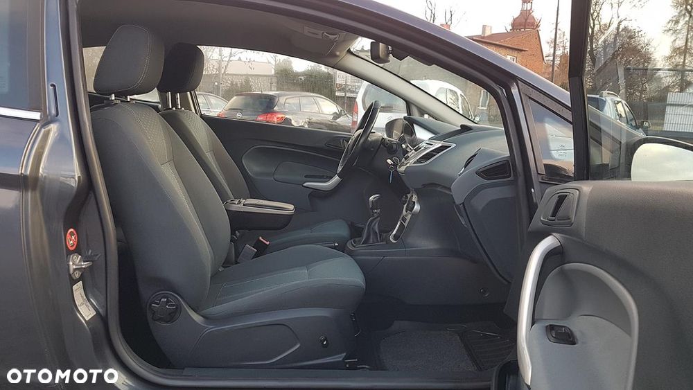 Ford Fiesta 1.25 Titanium - 24
