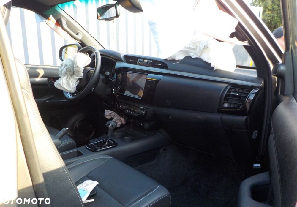 Toyota Hilux - 17